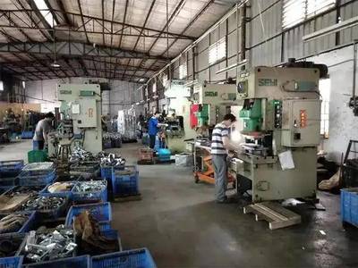 揭秘致富五金廠二樓的秘密,這里賣(mài)的竟然是.